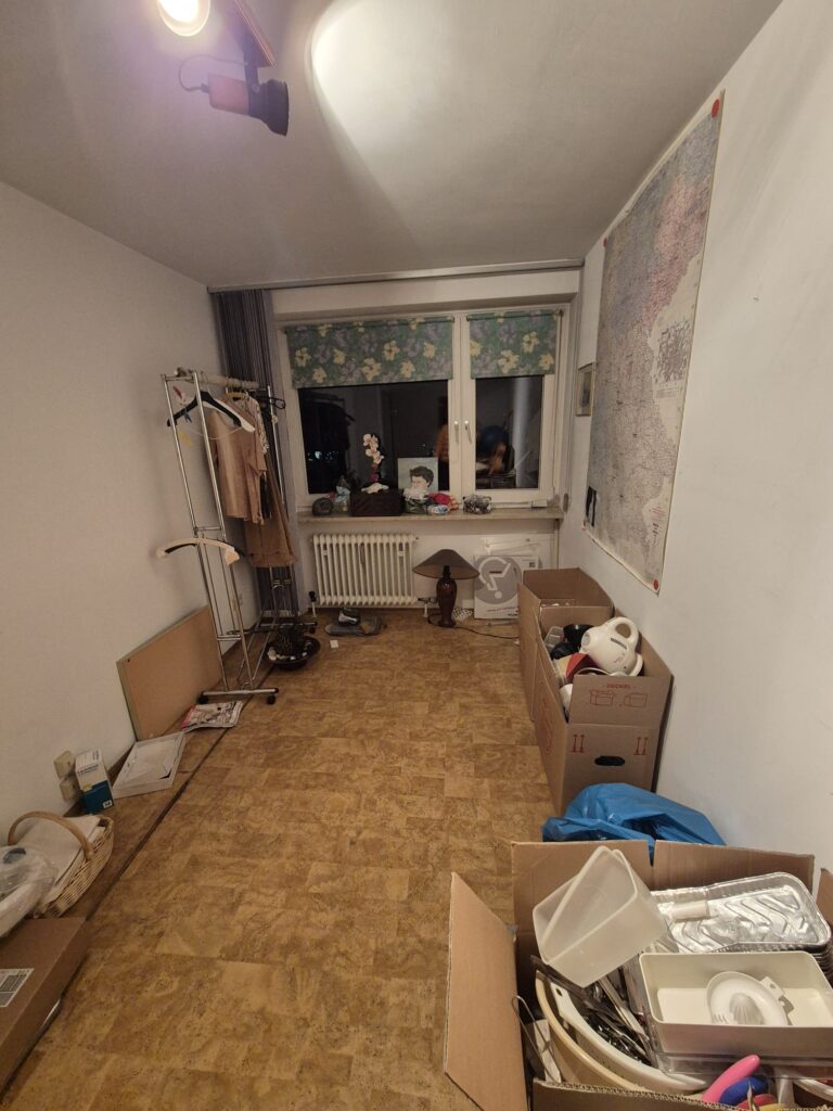 Entrümpelung Münchn Wohnzimmer vorher 