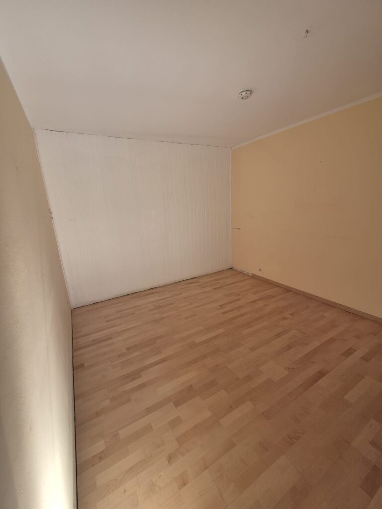 Büro Zimmer Entrümpeln nachher 