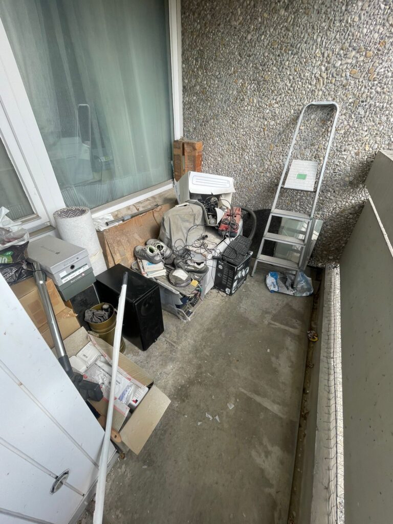 Haushaltsauflösung in München Balkon vorher 
