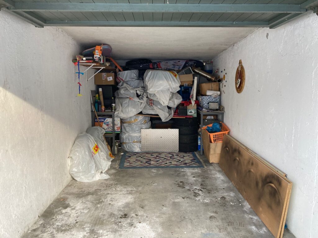 Garagenentrümpelung München vorher 